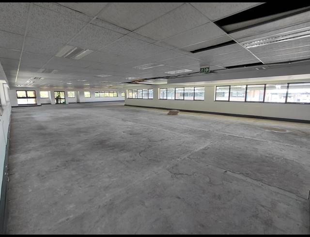 1,840M² OFFICE TO LET IN RANDJESPARK